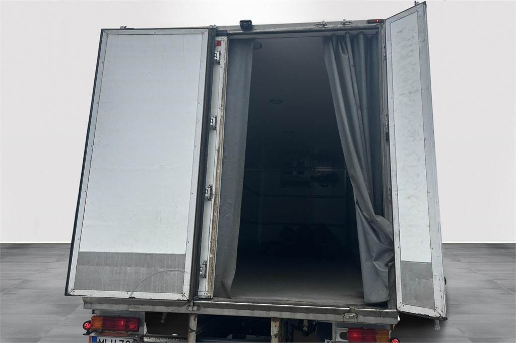 Mercedes-Benz AXOR 1829Lnr-4x2/57 - Camion isothermique: photos 5 Mercedes-Benz AXOR 1829Lnr-4x2/57 - Camion isothermique: photos 5