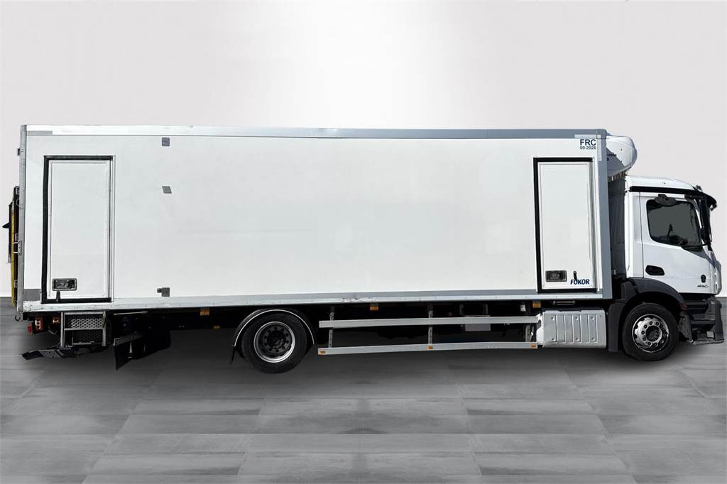 Mercedes-Benz Actros 1830L FRC 09/2026 2-lämpö - Camion isothermique: photos 4 Mercedes-Benz Actros 1830L FRC 09/2026 2-lämpö - Camion isothermique: photos 4