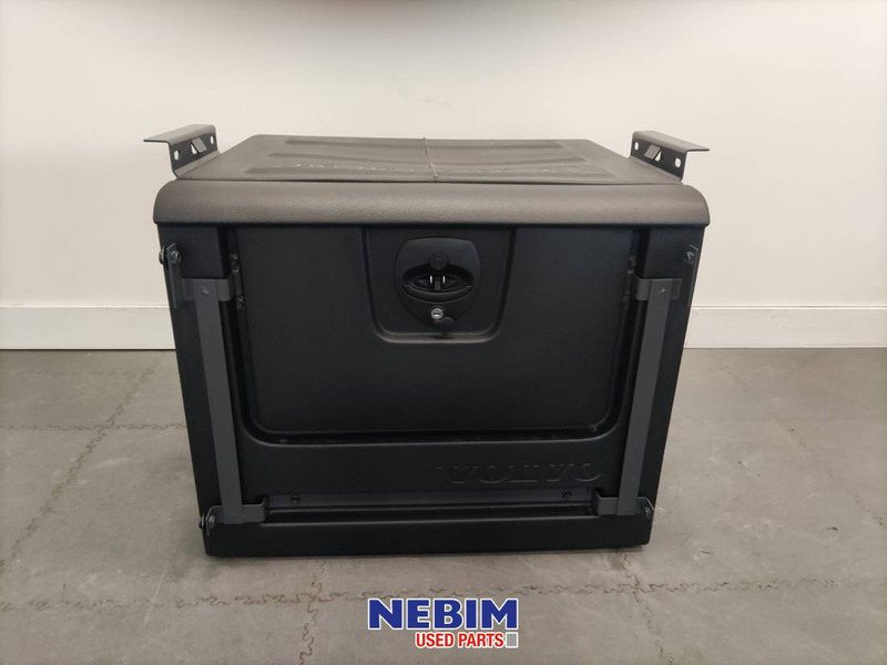 Volvo Volvo - 21353653 - Volvo gereedschapskist - Pièces de rechange pour Camion: photos 2 Volvo Volvo - 21353653 - Volvo gereedschapskist - Pièces de rechange pour Camion: photos 2