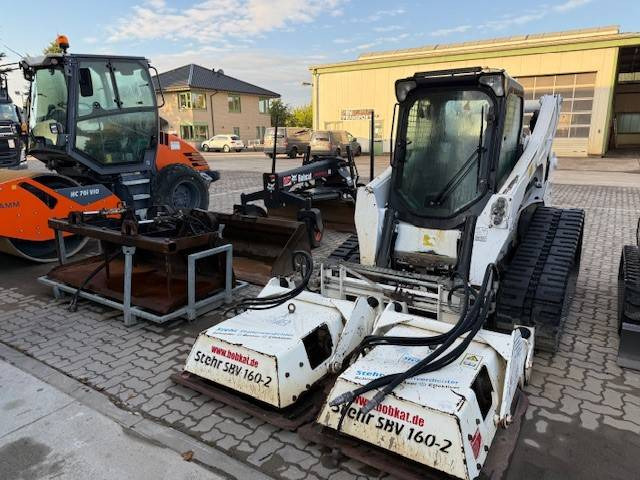 Bobcat 870 T MIETE / RENTAL (12005523) - Mini chargeuse: photos 1 Bobcat 870 T MIETE / RENTAL (12005523) - Mini chargeuse: photos 1
