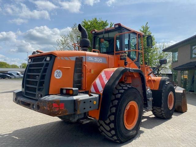 Doosan DL 300-3 (12005349) - Chargeuse sur pneus: photos 5 Doosan DL 300-3 (12005349) - Chargeuse sur pneus: photos 5