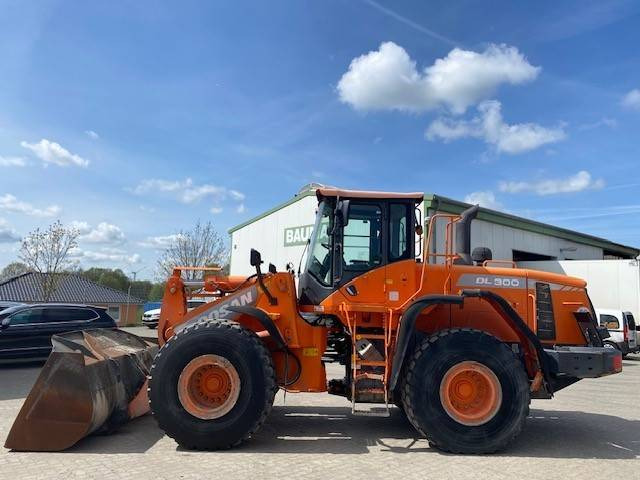 Doosan DL 300-3 (12005349) - Chargeuse sur pneus: photos 2 Doosan DL 300-3 (12005349) - Chargeuse sur pneus: photos 2