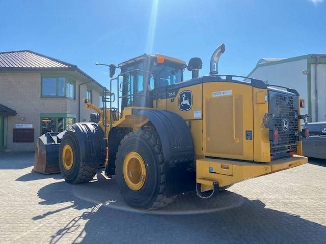 John Deere 744 P MIETE / RENTAL (12002124) - Chargeuse sur pneus: photos 3 John Deere 744 P MIETE / RENTAL (12002124) - Chargeuse sur pneus: photos 3