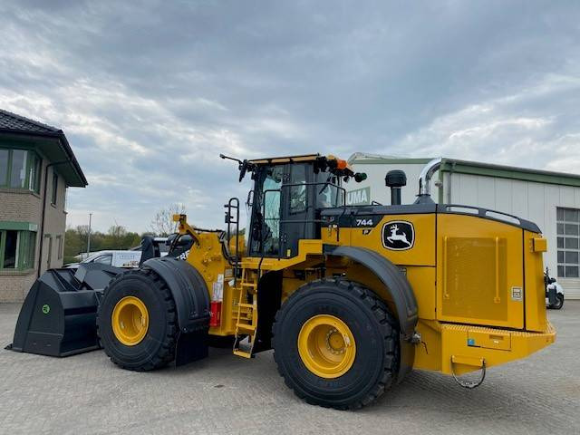 John Deere 744 P MIETE / RENTAL (12002125) - Chargeuse sur pneus: photos 1 John Deere 744 P MIETE / RENTAL (12002125) - Chargeuse sur pneus: photos 1