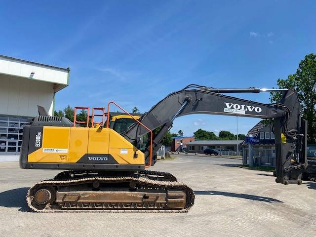 Volvo EC 300 E NL new engine MIETE / RENTAL (12002174) - Pelle sur chenille: photos 5 Volvo EC 300 E NL new engine MIETE / RENTAL (12002174) - Pelle sur chenille: photos 5