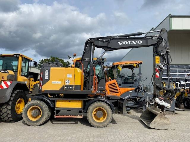 Volvo EWR 150 E MIETE / RENTAL (12001017) - Pelle sur pneus: photos 2 Volvo EWR 150 E MIETE / RENTAL (12001017) - Pelle sur pneus: photos 2