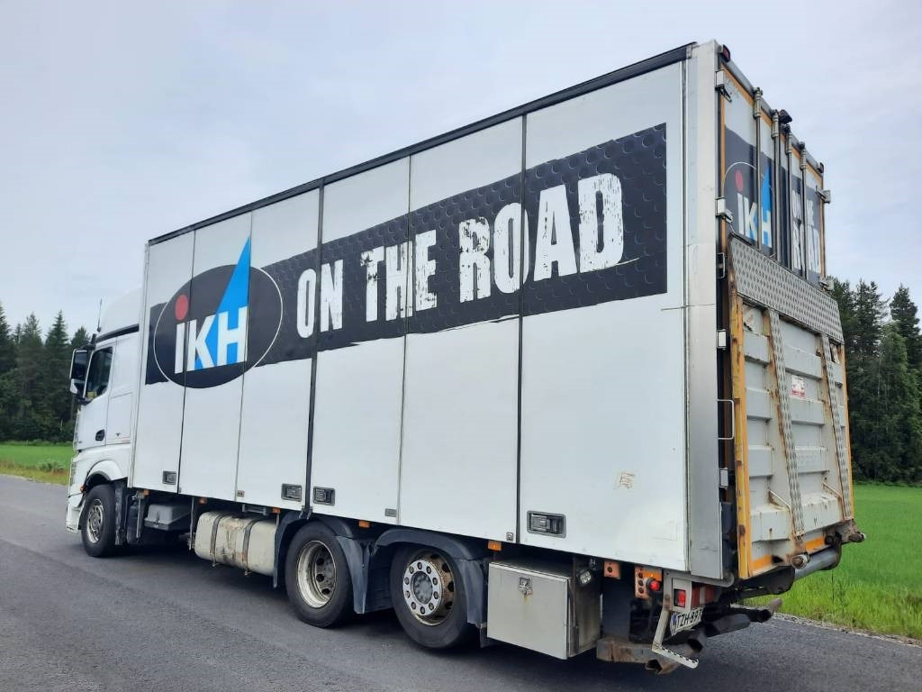 Mercedes-Benz Actros 2551 - Camion fourgon: photos 3 Mercedes-Benz Actros 2551 - Camion fourgon: photos 3