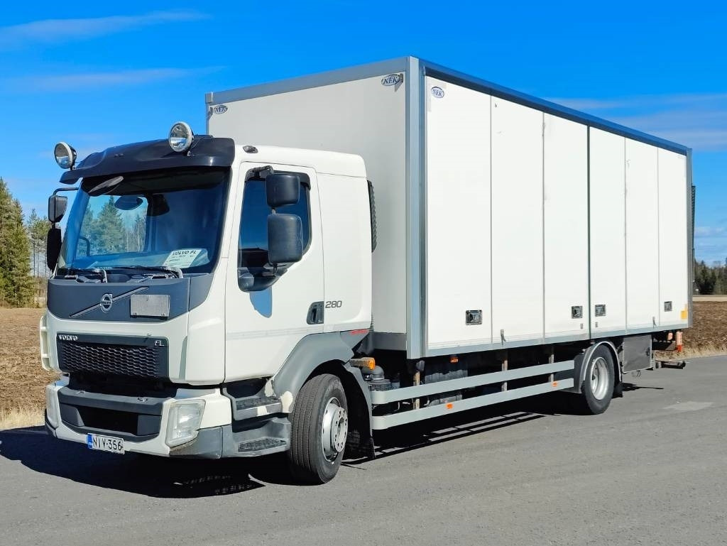 Volvo FL 280 - Camion fourgon: photos 1 Volvo FL 280 - Camion fourgon: photos 1