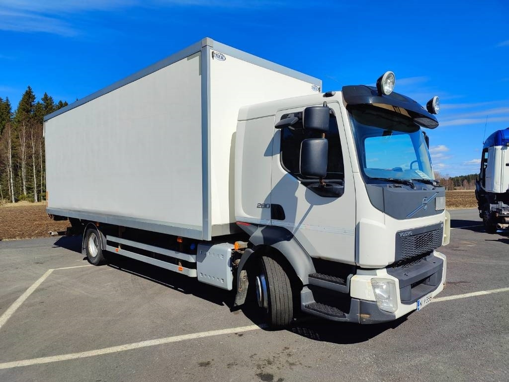 Volvo FL 280 - Camion fourgon: photos 2 Volvo FL 280 - Camion fourgon: photos 2