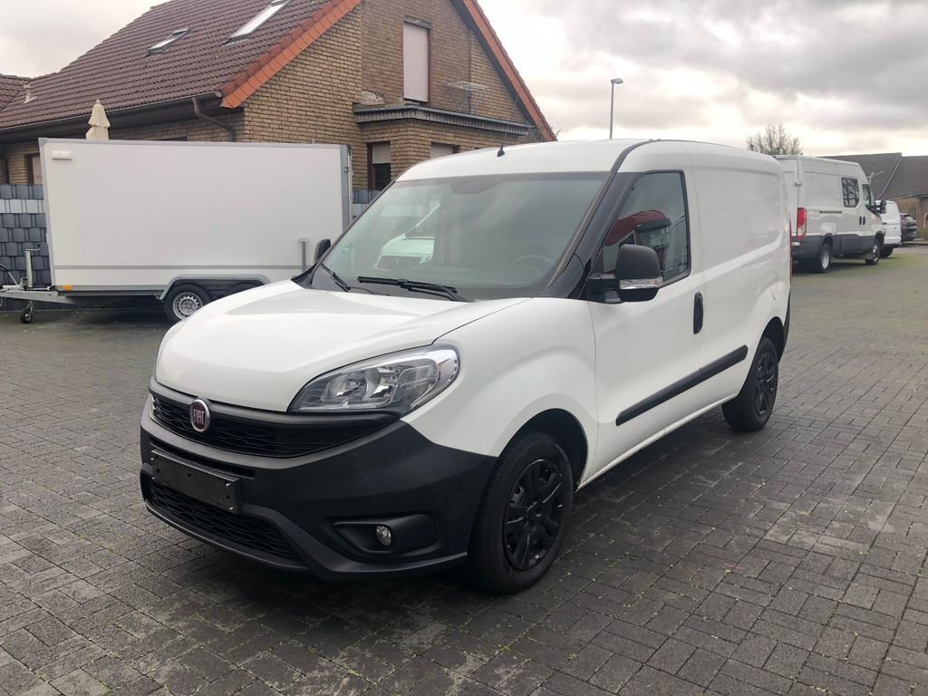 Fiat Doblò SX Kasten 1.3 JTD - Fourgonnette: photos 1 Fiat Doblò SX Kasten 1.3 JTD - Fourgonnette: photos 1