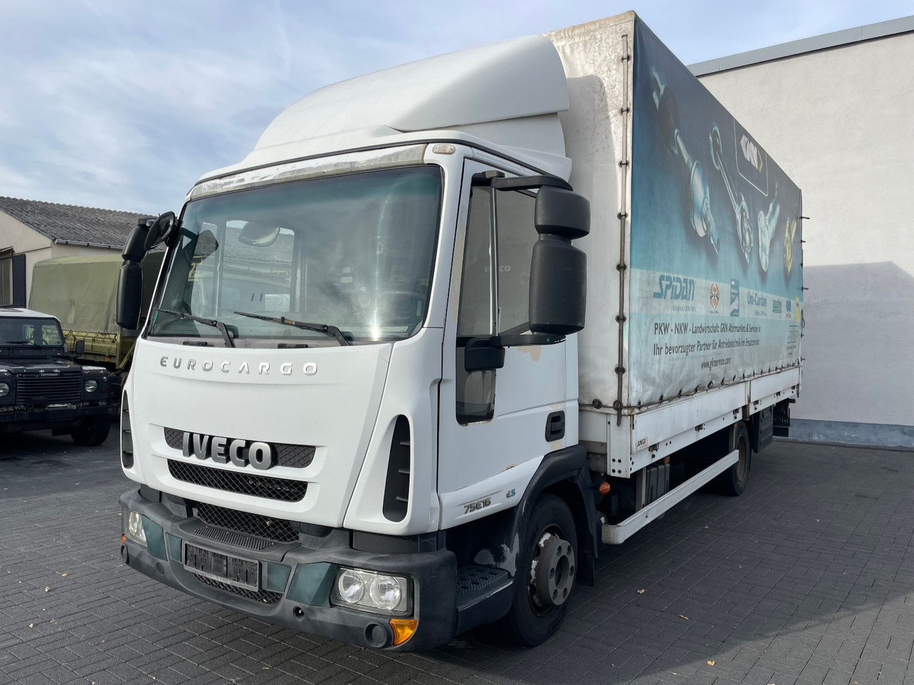 Iveco Euro Cargo 75E16 Euro 5, TÜV 06-2026 - Véhicule utilitaire plateau baché: photos 1 Iveco Euro Cargo 75E16 Euro 5, TÜV 06-2026 - Véhicule utilitaire plateau baché: photos 1