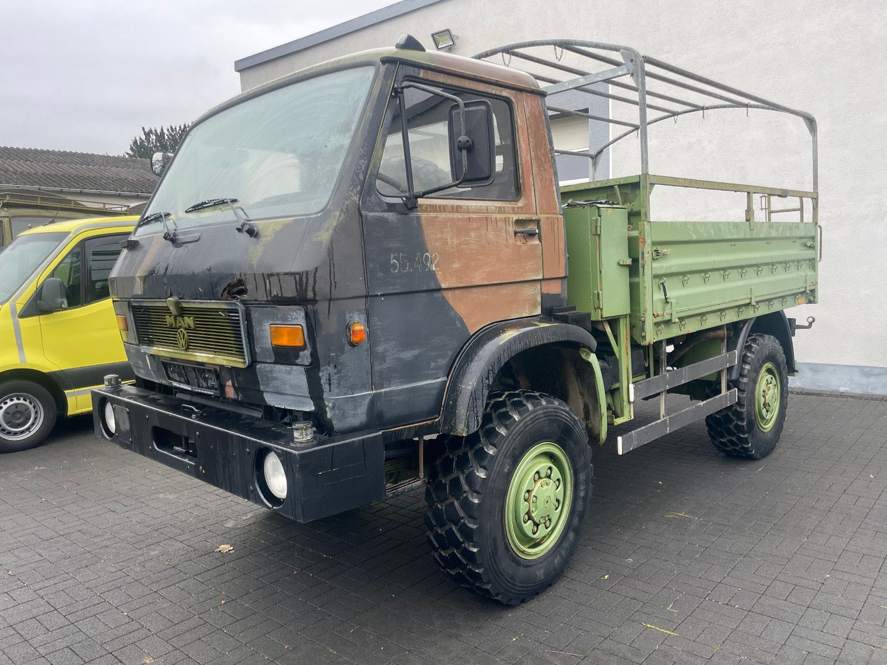 MAN 8.136 4X4 - Fourgon plateau: photos 3 MAN 8.136 4X4 - Fourgon plateau: photos 3