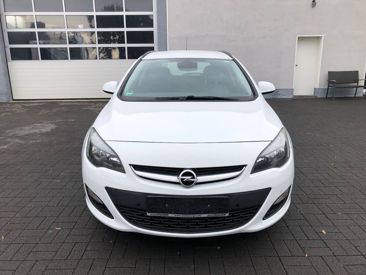 Opel Astra J 1.6 CDTi Sports Tourer Edition - Voiture break: photos 5 Opel Astra J 1.6 CDTi Sports Tourer Edition - Voiture break: photos 5
