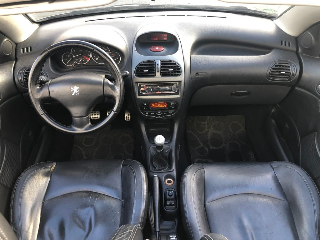 Peugeot 206 Cabriolet CC Platinum - Voiture: photos 3 Peugeot 206 Cabriolet CC Platinum - Voiture: photos 3