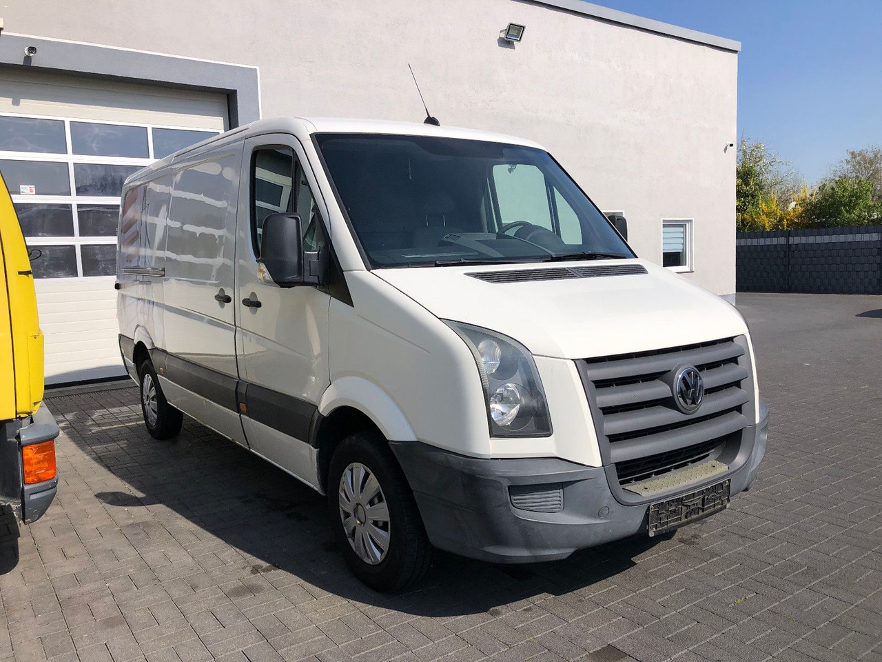 Volkswagen Crafter 2.5 TDI 30 mittel L2H1, Klima - Fourgonnette: photos 3 Volkswagen Crafter 2.5 TDI 30 mittel L2H1, Klima - Fourgonnette: photos 3