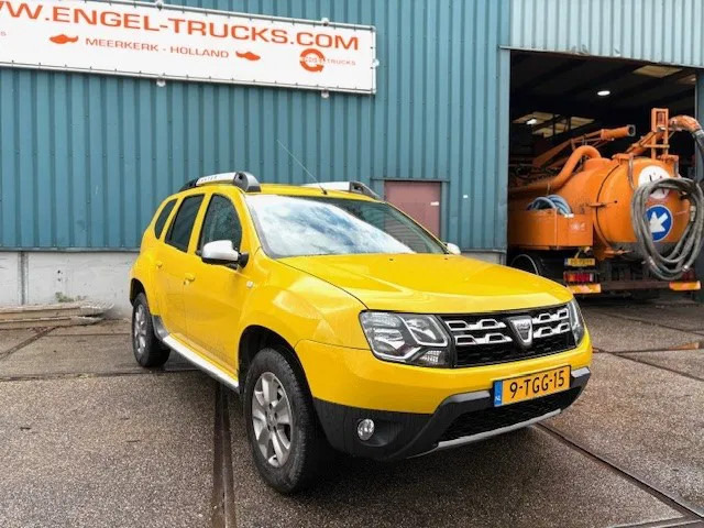 Dacia Duster 1.5DCI 4x4 MINI MPV (6 GEARS MANUAL GEARBOX / AIRCONDITIONING / CRUISE CONTROL / ETC.) - Voiture: photos 2 Dacia Duster 1.5DCI 4x4 MINI MPV (6 GEARS MANUAL GEARBOX / AIRCONDITIONING / CRUISE CONTROL / ETC.) - Voiture: photos 2