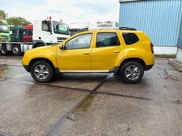 Dacia Duster 1.5DCI 4x4 MINI MPV (6 GEARS MANUAL GEARBOX / AIRCONDITIONING / CRUISE CONTROL / ETC.) - Voiture: photos 5 Dacia Duster 1.5DCI 4x4 MINI MPV (6 GEARS MANUAL GEARBOX / AIRCONDITIONING / CRUISE CONTROL / ETC.) - Voiture: photos 5
