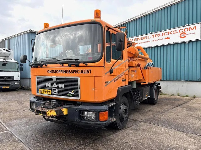 MAN F 15.192 (6-CILINDER) WITH GEESINK VACUUM TANK (MANUAL GEARBOX / P.T.O.) ORIGINAL DUTCH TRUCK - Camion hydrocureur: photos 1 MAN F 15.192 (6-CILINDER) WITH GEESINK VACUUM TANK (MANUAL GEARBOX / P.T.O.) ORIGINAL DUTCH TRUCK - Camion hydrocureur: photos 1