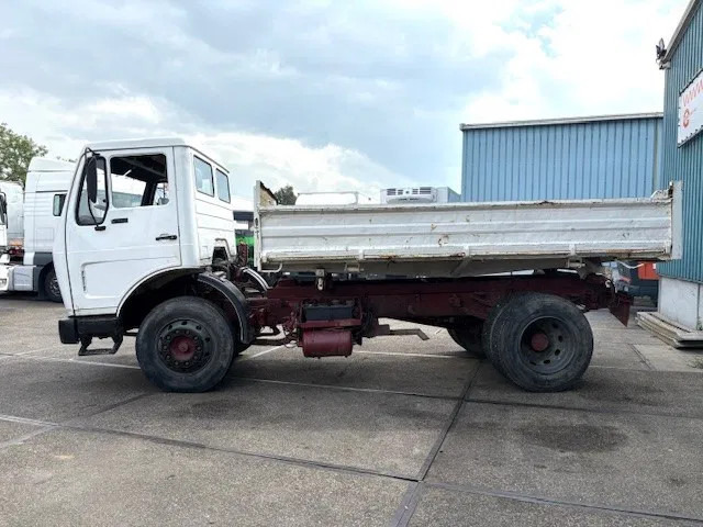 Mercedes-Benz LK 1317 (6-CILINDER) 4x2 3-WAY MEILLER KIPPER (MANUAL GEARBOX / FULL STEEL SUSPENSION / P.T.O.) - Camion benne: photos 5 Mercedes-Benz LK 1317 (6-CILINDER) 4x2 3-WAY MEILLER KIPPER (MANUAL GEARBOX / FULL STEEL SUSPENSION / P.T.O.) - Camion benne: photos 5