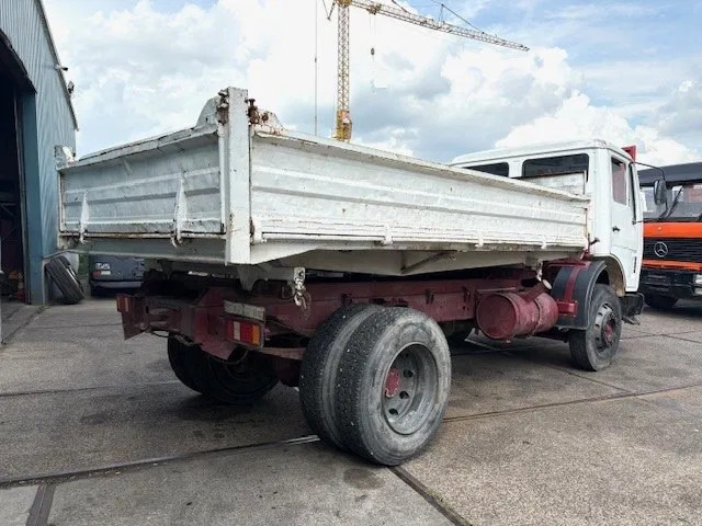 Mercedes-Benz LK 1317 (6-CILINDER) 4x2 3-WAY MEILLER KIPPER (MANUAL GEARBOX / FULL STEEL SUSPENSION / P.T.O.) - Camion benne: photos 3 Mercedes-Benz LK 1317 (6-CILINDER) 4x2 3-WAY MEILLER KIPPER (MANUAL GEARBOX / FULL STEEL SUSPENSION / P.T.O.) - Camion benne: photos 3