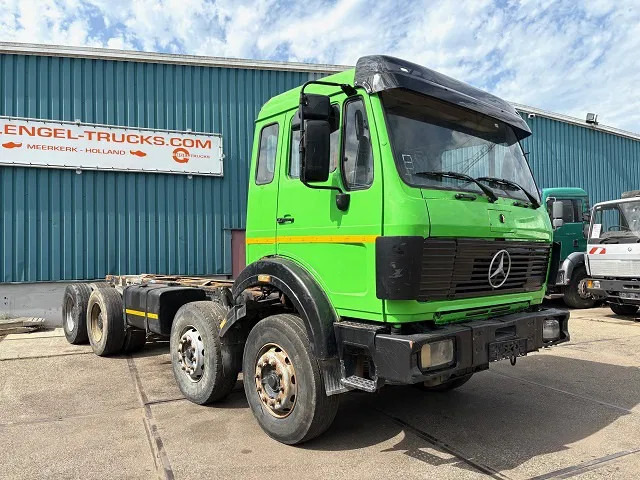 Mercedes-Benz SK 3335K 8x4 FULL STEEL CHASSIS (ZF16 MANUAL GEARBOX / RETARDER / FULL STEEL SUSPENSION / REDUCTION AXLES) - Châssis cabine: photos 2 Mercedes-Benz SK 3335K 8x4 FULL STEEL CHASSIS (ZF16 MANUAL GEARBOX / RETARDER / FULL STEEL SUSPENSION / REDUCTION AXLES) - Châssis cabine: photos 2