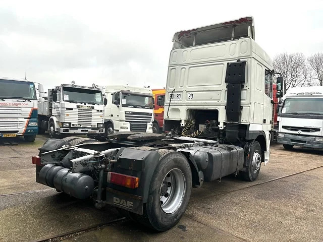 DAF 95.380 XF SPACECAB (EURO 2 (MECHANICAL PUMP & INJECTORS) / ZF16 MANUAL GEARBOX / AIRCONDITIONING) - Tracteur routier: photos 3 DAF 95.380 XF SPACECAB (EURO 2 (MECHANICAL PUMP & INJECTORS) / ZF16 MANUAL GEARBOX / AIRCONDITIONING) - Tracteur routier: photos 3