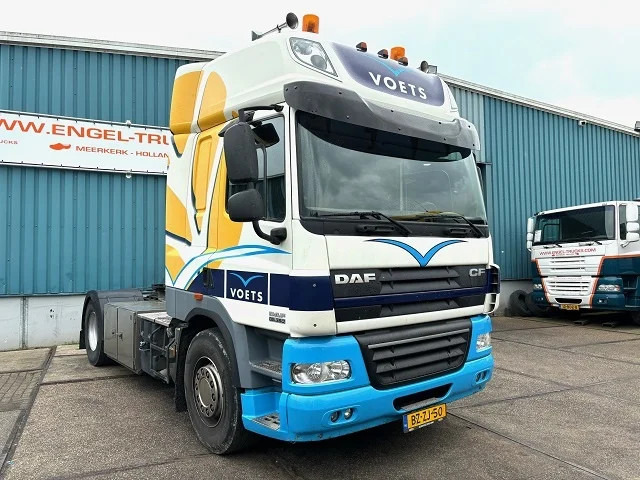 DAF CF 85 360 SPACECAB (ORIGINAL DUTCH TRUCK / LOW MILEAGE!!) (EURO 5 / 9.000 KG. FRONT-AXLE / AS-TRONIC / AIRCONDITIONING / FRONTVI - Tracteur routier: photos 2 DAF CF 85 360 SPACECAB (ORIGINAL DUTCH TRUCK / LOW MILEAGE!!) (EURO 5 / 9.000 KG. FRONT-AXLE / AS-TRONIC / AIRCONDITIONING / FRONTVI - Tracteur routier: photos 2