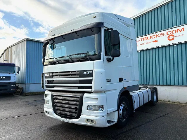 DAF XF 105.460 SPACECAB (ZF MANUAL GEARBOX / MX-BRAKE / 870+430 LITER TANK / EURO 5 EEV / AIRCONDITIONING / FRIDGE) - Tracteur routier: photos 1 DAF XF 105.460 SPACECAB (ZF MANUAL GEARBOX / MX-BRAKE / 870+430 LITER TANK / EURO 5 EEV / AIRCONDITIONING / FRIDGE) - Tracteur routier: photos 1