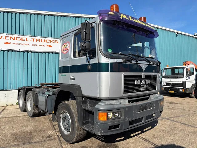 MAN 26.372 DFS 6x4 FULL STEEL TRACTOR (MANUAL GEARBOX / FULL STEEL SUSPENSION / REDUCTION AXLES) - Tracteur routier: photos 2 MAN 26.372 DFS 6x4 FULL STEEL TRACTOR (MANUAL GEARBOX / FULL STEEL SUSPENSION / REDUCTION AXLES) - Tracteur routier: photos 2