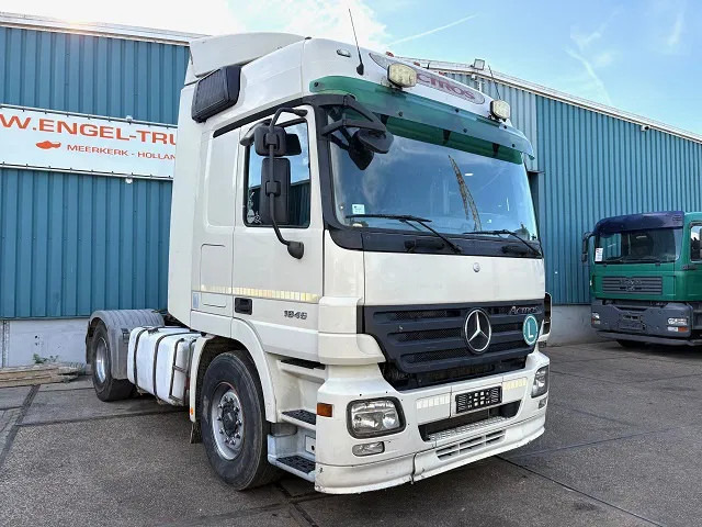 Mercedes-Benz Actros 1846 LS (MP2) (EPS WITH CLUTCH (3 PEDALS) / RETARDER / AIRCONDITIONING / ETC) - Tracteur routier: photos 2 Mercedes-Benz Actros 1846 LS (MP2) (EPS WITH CLUTCH (3 PEDALS) / RETARDER / AIRCONDITIONING / ETC) - Tracteur routier: photos 2