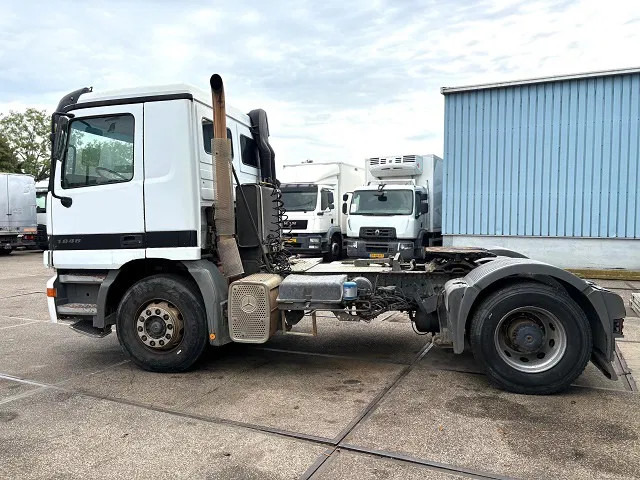 Mercedes-Benz Actros 1848 LS (MP1) 4x2 TRACTOR (EPS WITH CLUTCH / RUDUCTION AXLE / HYDRAULIC KIT / AIRCONDITIONING / ETC) - Tracteur routier: photos 5 Mercedes-Benz Actros 1848 LS (MP1) 4x2 TRACTOR (EPS WITH CLUTCH / RUDUCTION AXLE / HYDRAULIC KIT / AIRCONDITIONING / ETC) - Tracteur routier: photos 5