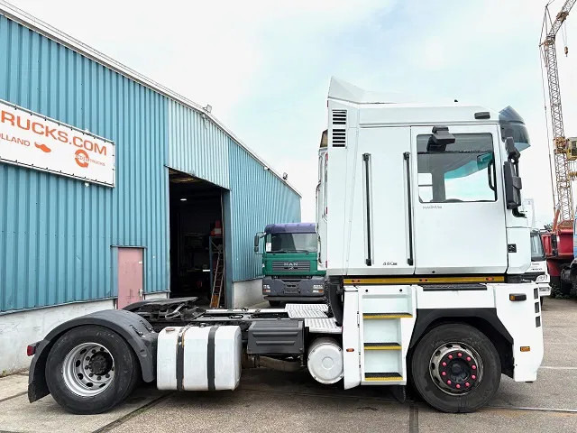 Renault Magnum AE 480 DXI (MANUAL GEARBOX / ZF-INTARDER / AIRCONDITIONING / 2x DIESELTANK / COMPLETE SPOILERSET / ETC.) - Tracteur routier: photos 4 Renault Magnum AE 480 DXI (MANUAL GEARBOX / ZF-INTARDER / AIRCONDITIONING / 2x DIESELTANK / COMPLETE SPOILERSET / ETC.) - Tracteur routier: photos 4