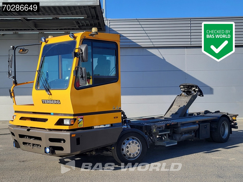 Terberg BC182 4X2 Low hours! Big-Axle Full-Air Drumbrakes Euro 3 - Camion: photos 1 Terberg BC182 4X2 Low hours! Big-Axle Full-Air Drumbrakes Euro 3 - Camion: photos 1