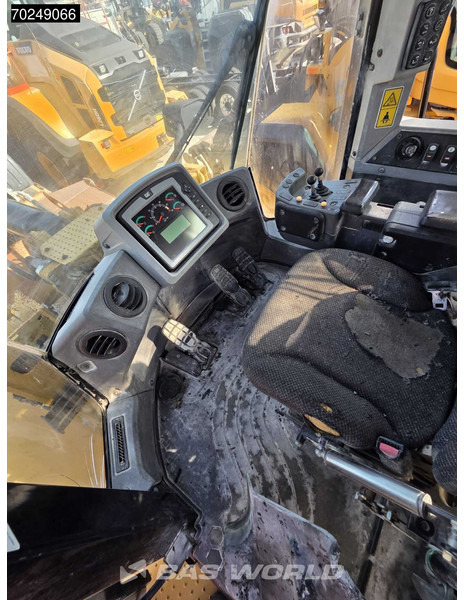 Cat 966 K FIRE DAMAGE - OPERABLE - Chargeuse sur pneus: photos 5 Cat 966 K FIRE DAMAGE - OPERABLE - Chargeuse sur pneus: photos 5