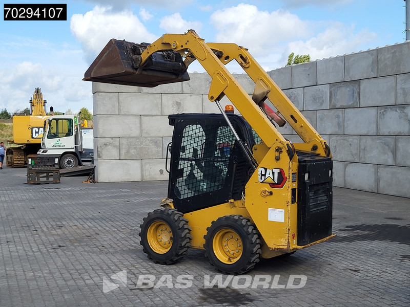 Caterpillar 226 D3 BUCKET + FORKS - Mini chargeuse: photos 5 Caterpillar 226 D3 BUCKET + FORKS - Mini chargeuse: photos 5