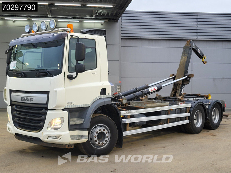 Camion ampliroll DAF CF 440 6X2 HYVA 22-60-S Hooklift Lift Axle Automatic ACC Euro 6: photos 7 Camion ampliroll DAF CF 440 6X2 HYVA 22-60-S Hooklift Lift Axle Automatic ACC Euro 6: photos 7
