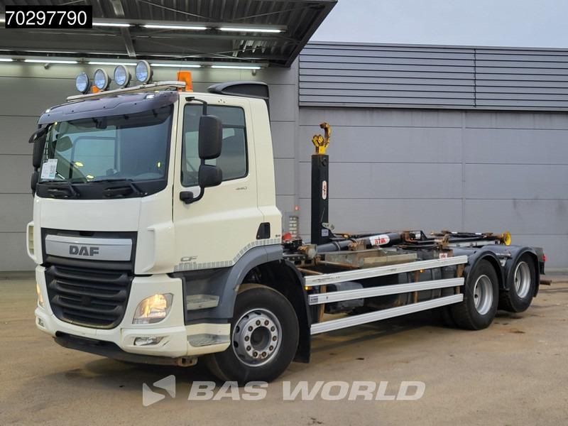 Camion ampliroll DAF CF 440 6X2 HYVA 22-60-S Hooklift Lift Axle Automatic ACC Euro 6: photos 9 Camion ampliroll DAF CF 440 6X2 HYVA 22-60-S Hooklift Lift Axle Automatic ACC Euro 6: photos 9