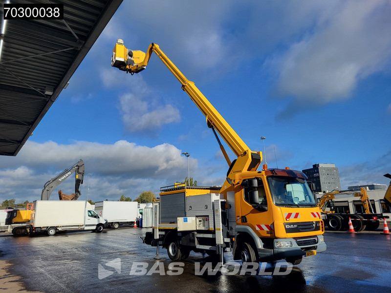 DAF LF45.180 LF 4X2 NL-Truck Ruthmann 18mtr Telescopic Arm Hubarbeitsbühne Automatic Euro 5 - Camion grue: photos 3 DAF LF45.180 LF 4X2 NL-Truck Ruthmann 18mtr Telescopic Arm Hubarbeitsbühne Automatic Euro 5 - Camion grue: photos 3