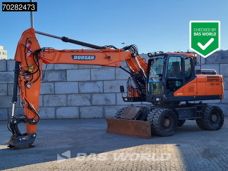 Doosan DX190W-5 - Pelle sur pneus: photos 1 Doosan DX190W-5 - Pelle sur pneus: photos 1