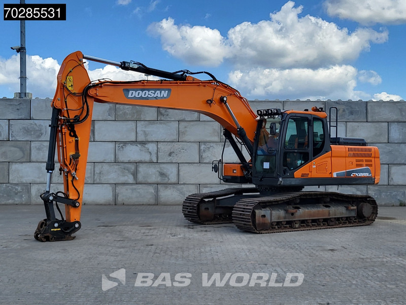 Doosan DX225 LC-5 3 BUCKETS - Pelle sur chenille: photos 2 Doosan DX225 LC-5 3 BUCKETS - Pelle sur chenille: photos 2