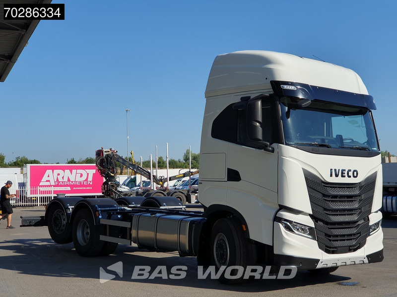 Iveco S-Way 490 6X2 NEW chassis! Retarder Lift+lenkasche PTO preparation LED Navi ACC Euro 6 - Châssis cabine: photos 3 Iveco S-Way 490 6X2 NEW chassis! Retarder Lift+lenkasche PTO preparation LED Navi ACC Euro 6 - Châssis cabine: photos 3