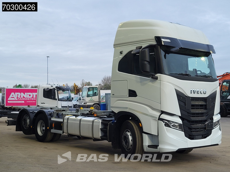 Iveco S-Way 510 6X2 Retarder Full Air Lift Axle BDF Euro 6 - Camion porte-conteneur/ Caisse mobile: photos 3 Iveco S-Way 510 6X2 Retarder Full Air Lift Axle BDF Euro 6 - Camion porte-conteneur/ Caisse mobile: photos 3