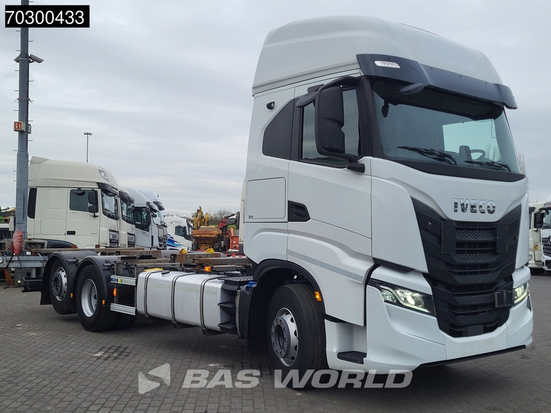 Iveco S-Way 510 6X2 Retarder Full Air Lift Axle BDF Euro 6 - Camion porte-conteneur/ Caisse mobile: photos 3 Iveco S-Way 510 6X2 Retarder Full Air Lift Axle BDF Euro 6 - Camion porte-conteneur/ Caisse mobile: photos 3