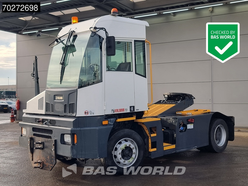 Kalmar T2 4X2 Big-Axle Drumbrakes Hydraulik Hebesattel - Tracteur portuaire: photos 1 Kalmar T2 4X2 Big-Axle Drumbrakes Hydraulik Hebesattel - Tracteur portuaire: photos 1