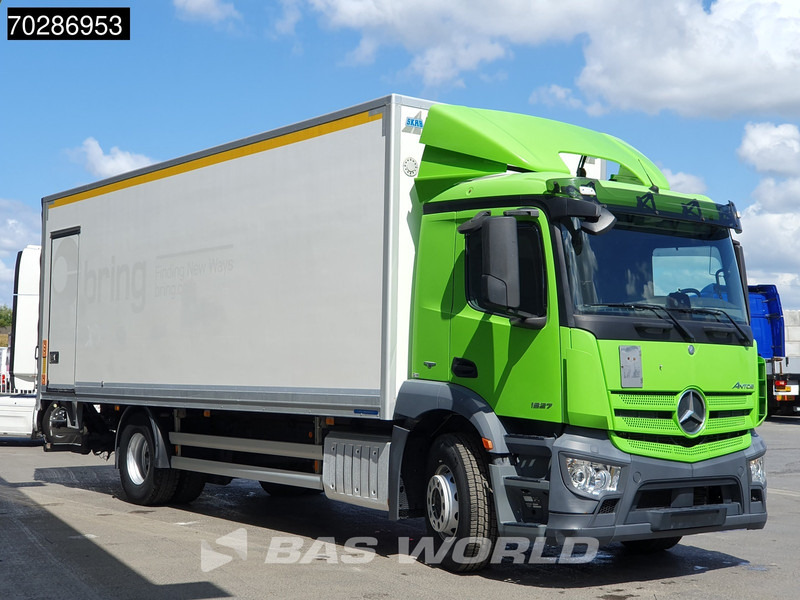 Mercedes-Benz Antos 1827 Antos 4X2 18tonner 2000kg Ladebordwand Xenon Euro 6 - Camion fourgon: photos 3 Mercedes-Benz Antos 1827 Antos 4X2 18tonner 2000kg Ladebordwand Xenon Euro 6 - Camion fourgon: photos 3