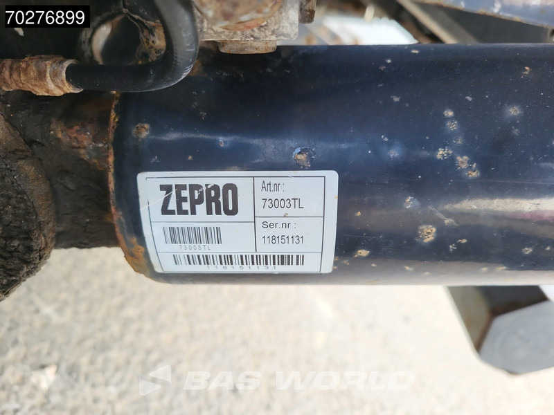 Mercedes-Benz Antos 2535 6X2 Lumikko L7 cooler ladebordwand Lift+Lenkachse Euro 6 - Camion frigorifique: photos 3 Mercedes-Benz Antos 2535 6X2 Lumikko L7 cooler ladebordwand Lift+Lenkachse Euro 6 - Camion frigorifique: photos 3