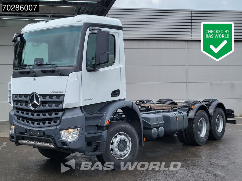 Mercedes-Benz Arocs 3342 6X4 NEW 6x4 chassis Big-Axle Automatic Steel suspension Euro 3 - Châssis cabine: photos 1 Mercedes-Benz Arocs 3342 6X4 NEW 6x4 chassis Big-Axle Automatic Steel suspension Euro 3 - Châssis cabine: photos 1