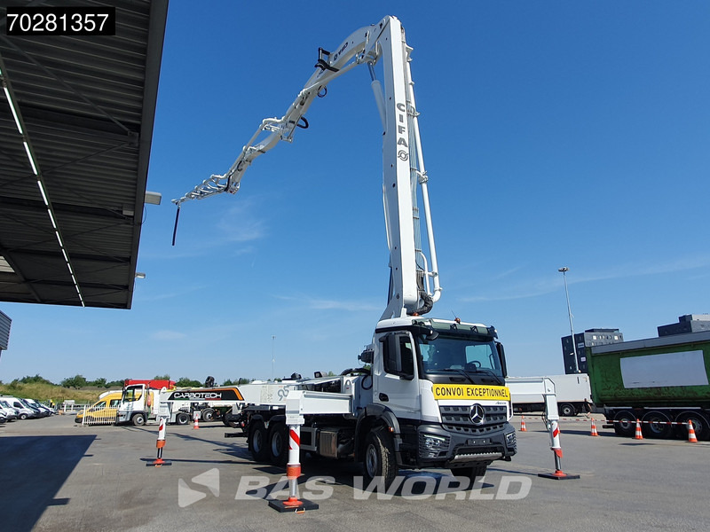 Mercedes-Benz Arocs 3343 6X4 CIFA K40H Carbotech Pump 5 arm Big-Axle Navi Euro 6 - Camion pompe: photos 3 Mercedes-Benz Arocs 3343 6X4 CIFA K40H Carbotech Pump 5 arm Big-Axle Navi Euro 6 - Camion pompe: photos 3