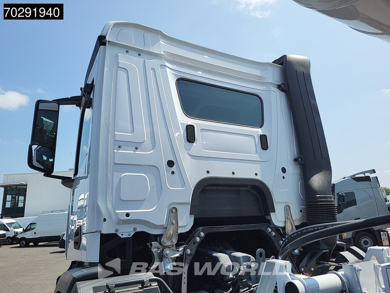 Mercedes-Benz Arocs 4245 8X4 NEW! 12m3 Schwing Stetter Mixer Big-Axle Manual Euro 3 - Camion malaxeur: photos 3 Mercedes-Benz Arocs 4245 8X4 NEW! 12m3 Schwing Stetter Mixer Big-Axle Manual Euro 3 - Camion malaxeur: photos 3
