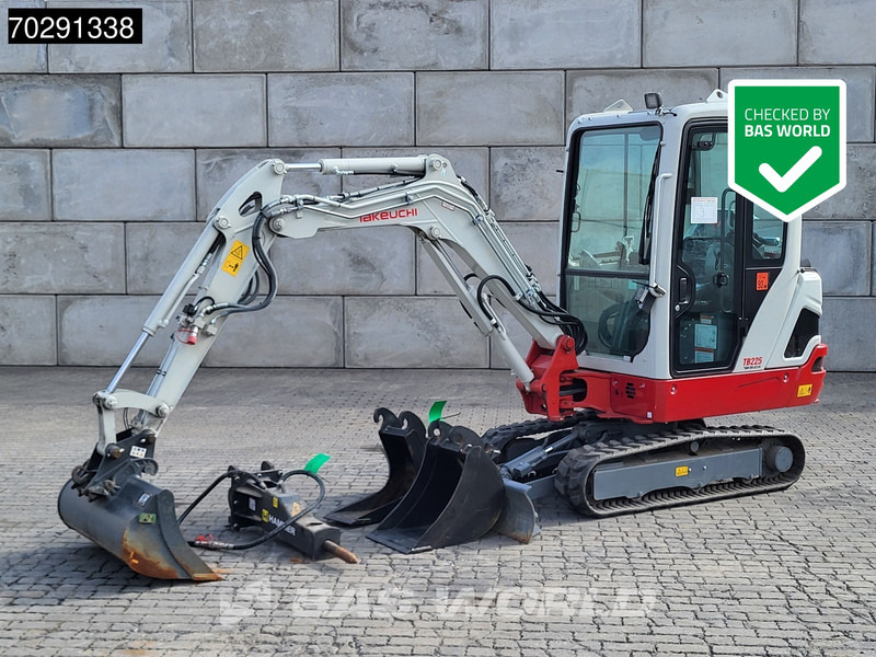 Takeuchi TB225 HAMMER + 3 BUCKETS - Mini pelle: photos 1 Takeuchi TB225 HAMMER + 3 BUCKETS - Mini pelle: photos 1